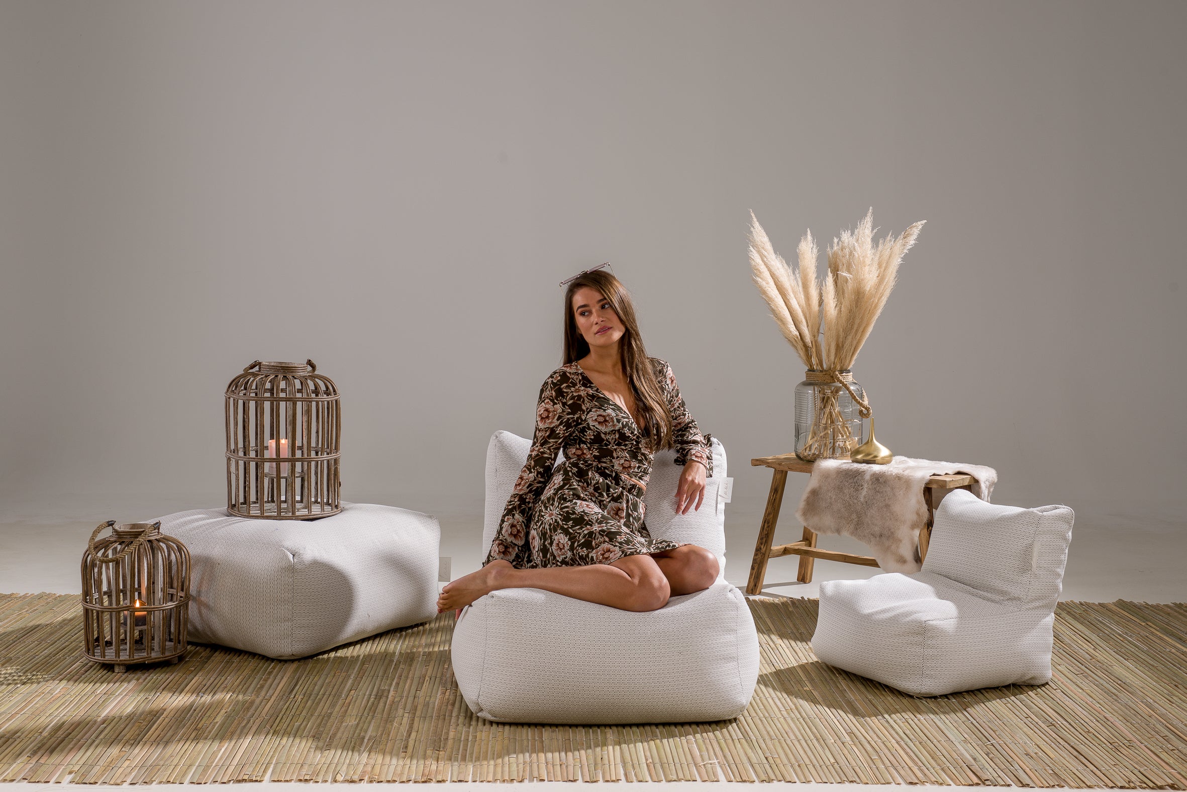 Laui Lounge™ - Puf cuadrado bohemio blanco