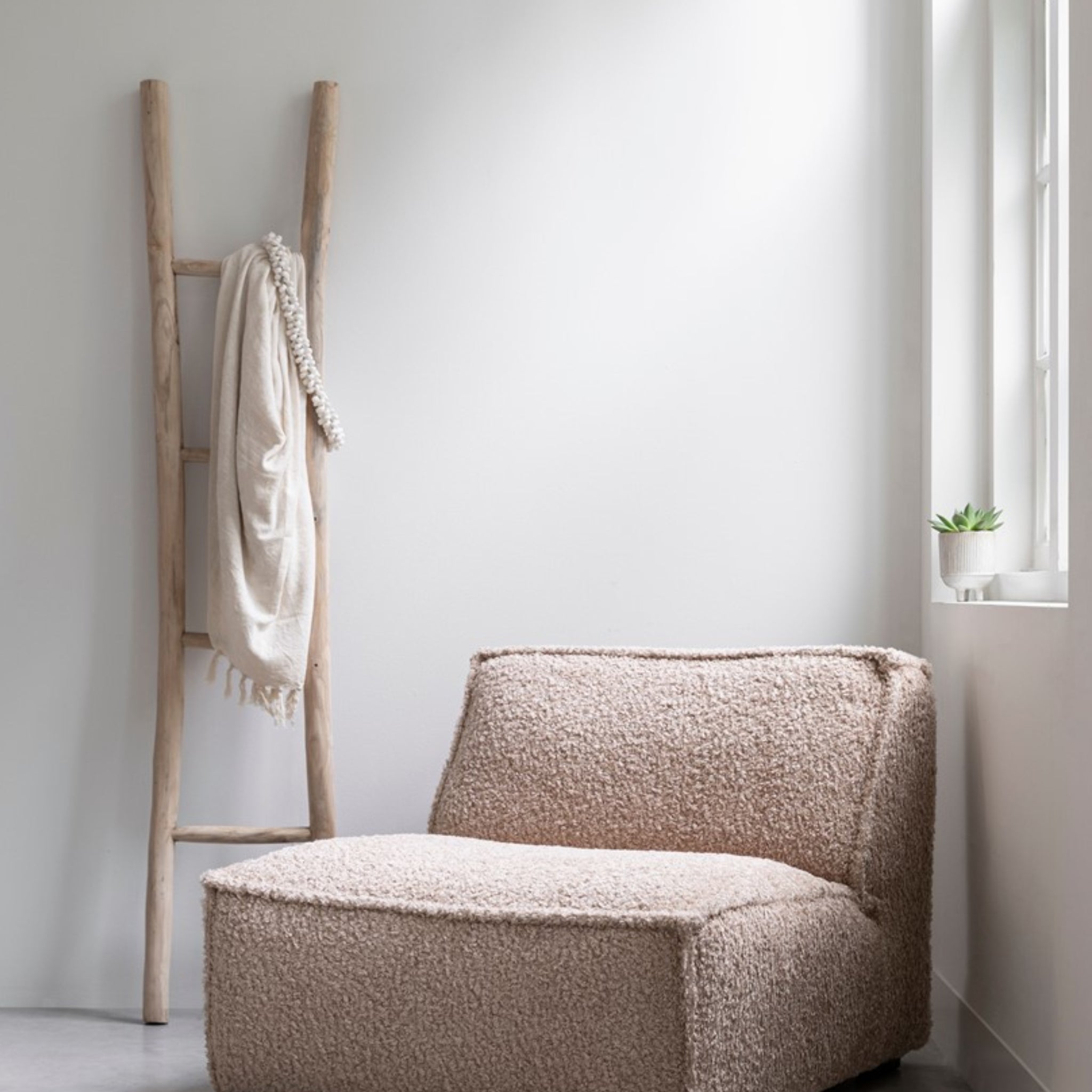 Escalera Muso | Teca Natural | 182x38cm