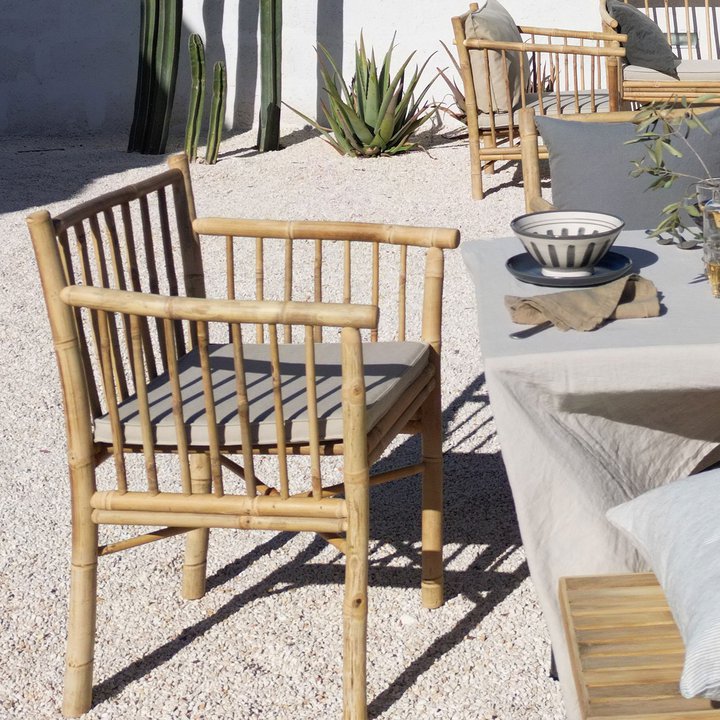 SILLA DE BAMBÚ | CON REPOSABRAZOS Y COJÍN