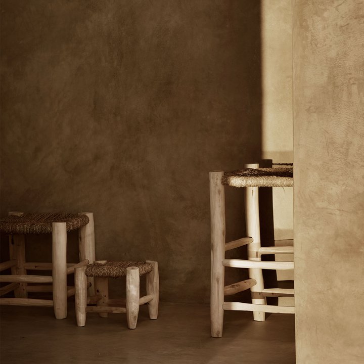 STOOL | EUCALYPTUS WOOD AND PALM LEAVES I H 20 CM